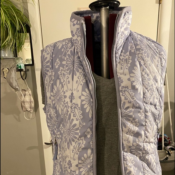 Patagonia, periwinkle blue down vest. Reduced to 50% for this weekend - Picture 3 of 8